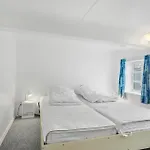 2 Bedroom Beautiful In Vakantiehuis