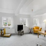 2 Bedroom Beautiful In * Эрёскёбинг