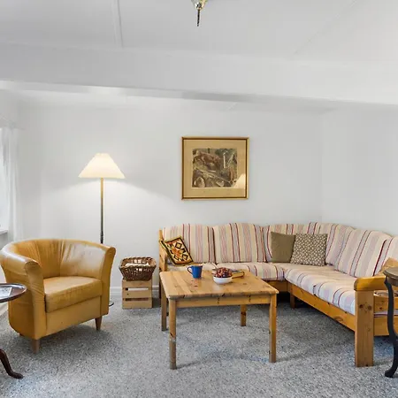 Дом отдыха 2 Bedroom Beautiful In *