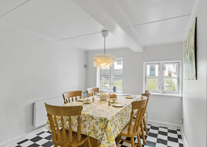 2 Bedroom Beautiful In Ærøskøbing